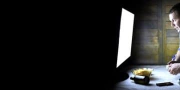 How US Movie Critics Affect Box Office Success in Social Media Era - Cover Image